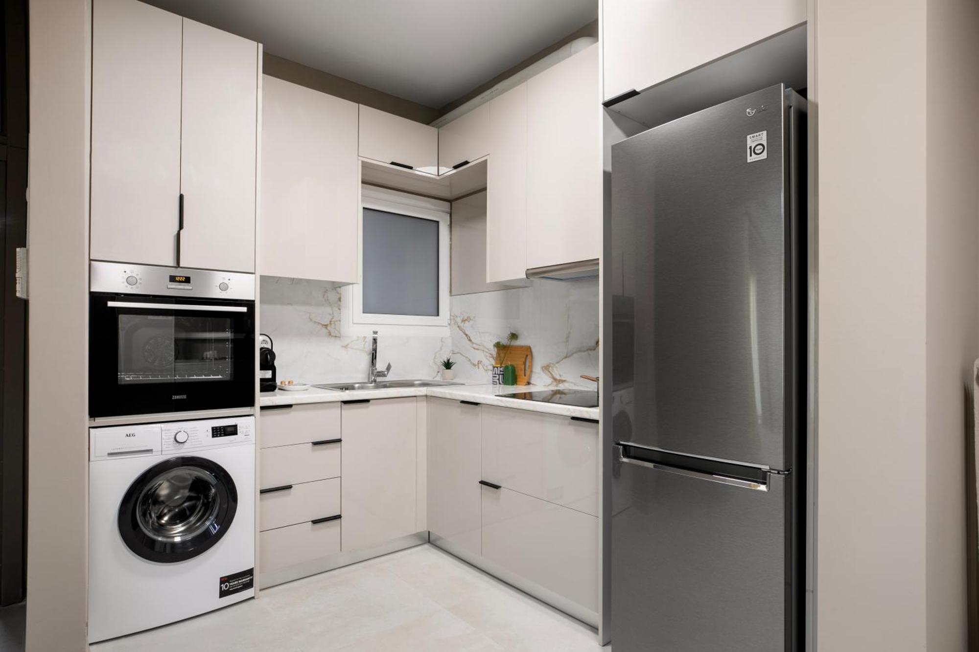 Exarcheia Urban Apartment - Lycabettus Hill アテネ エクステリア 写真